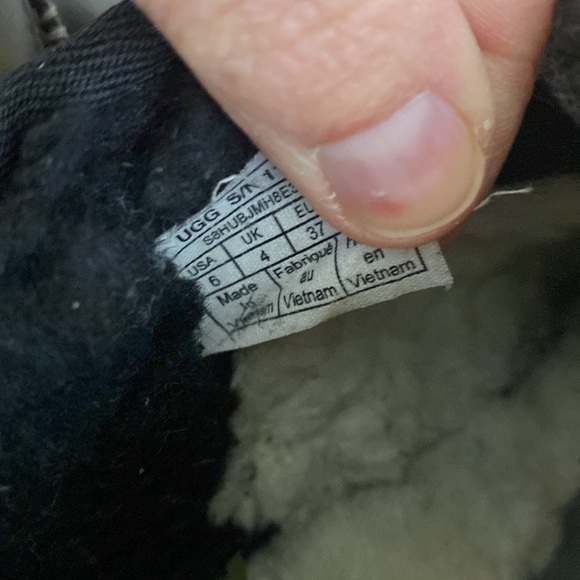 UGG ULTRA MINI LTHR REGEN Black Size 6 - Picture 10 of 10